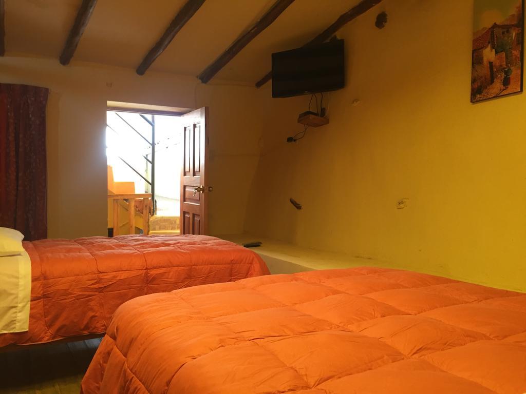 Rumi Sonqo Hostel Ollantaytambo Esterno foto